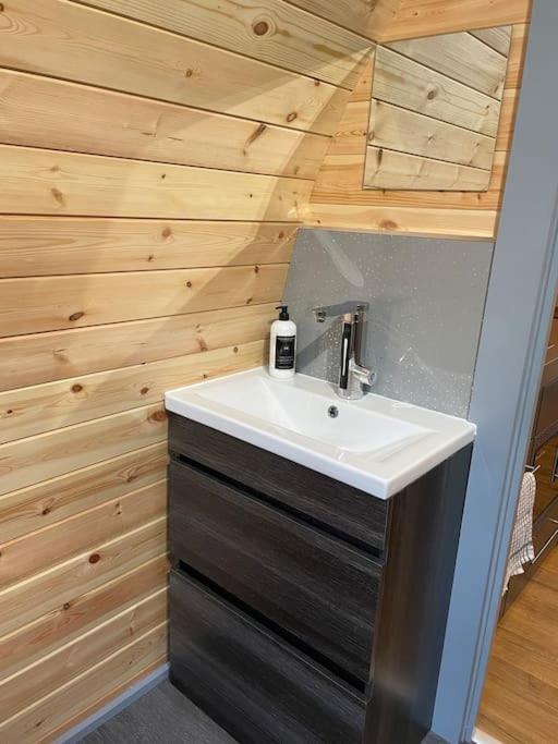 Bonny Wee Snug - Pod In Spean Bridge Apartment Exterior photo